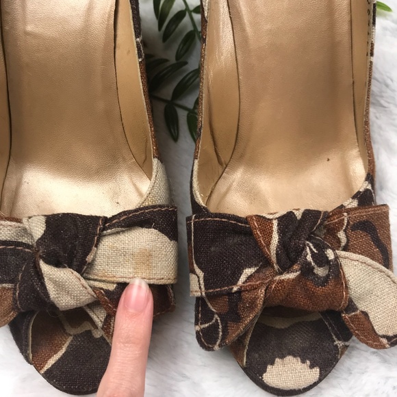 Stuart Weitzman 9 Brown Floral Wedges - Picture 4 of 7
